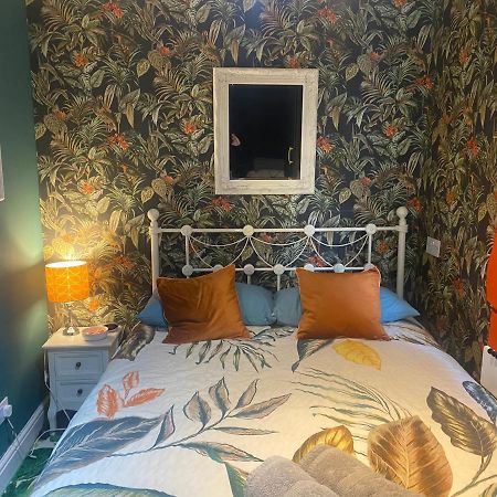 Central City 1 Bed Apartment Бат Экстерьер фото
